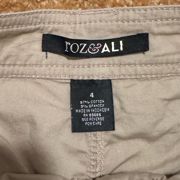 ROZ & ALI KHAKI SAFARI SHORTS - Picture 4 of 6